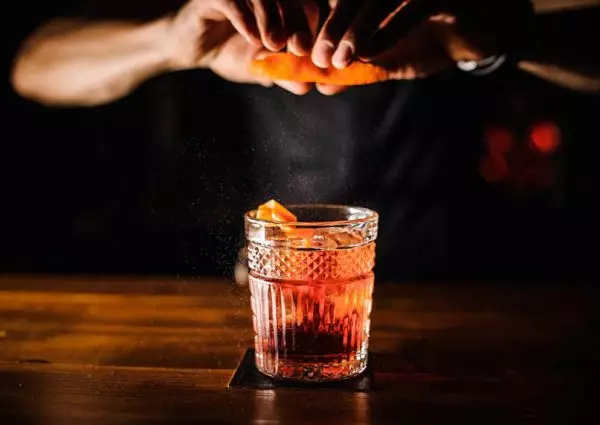 Cocktail bar Super Lyan opens at Kimpton de Witt