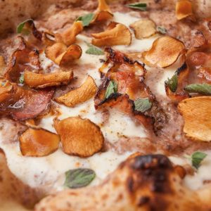 Chez nNea, vous mangerez la plus savoureuse des pizzas napolitaines traditionnelles.