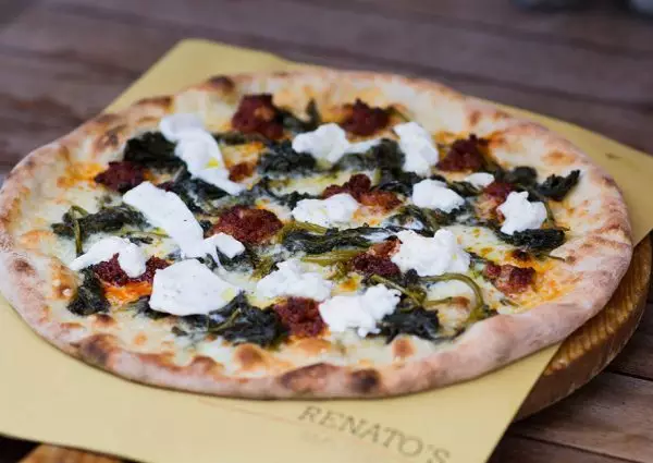 Authentieke Italiaanse pizza eet je bij Renato’s Pizzeria