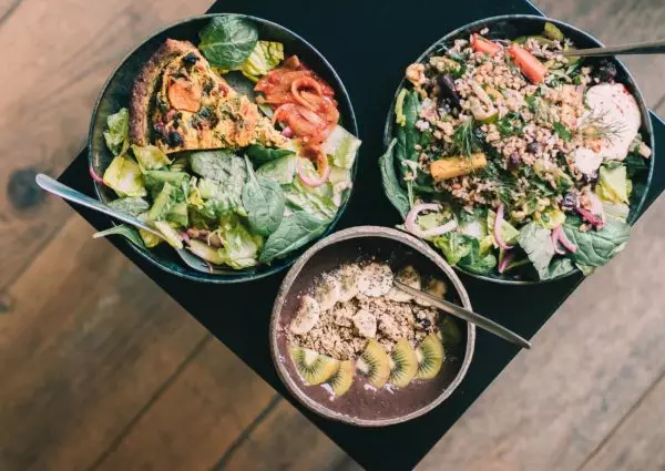 Vegabond: Veganistisch restaurant en mini supermarkt