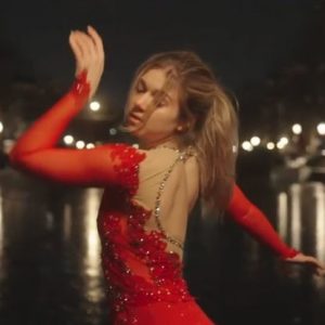 Niki Wories' nighttime ice dance on the Keizersgracht